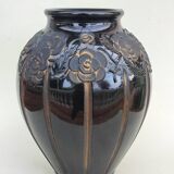 Vase en verre noir