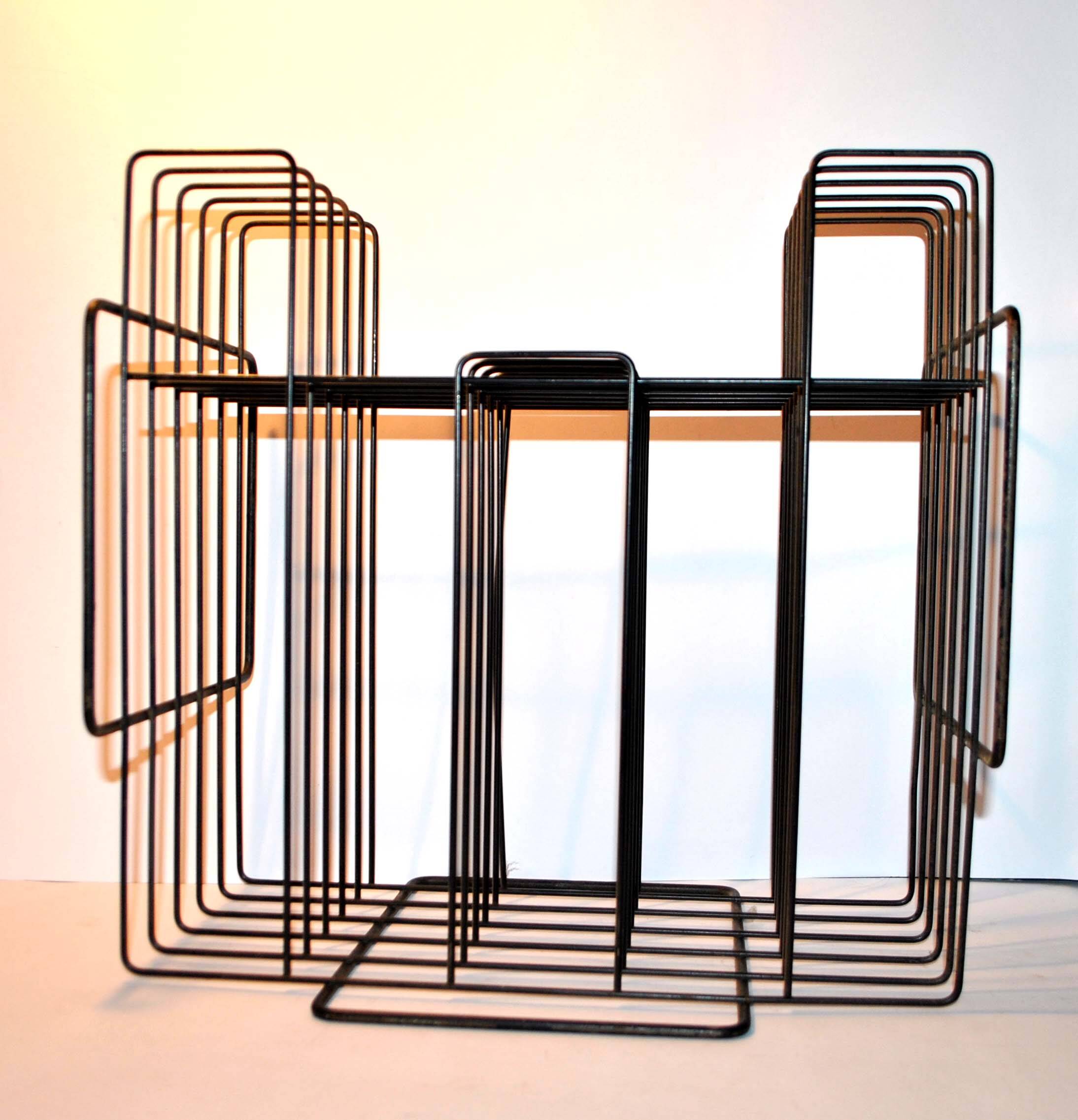 VINTAGE 1960-1970 graphic vinyl record holder in black metal