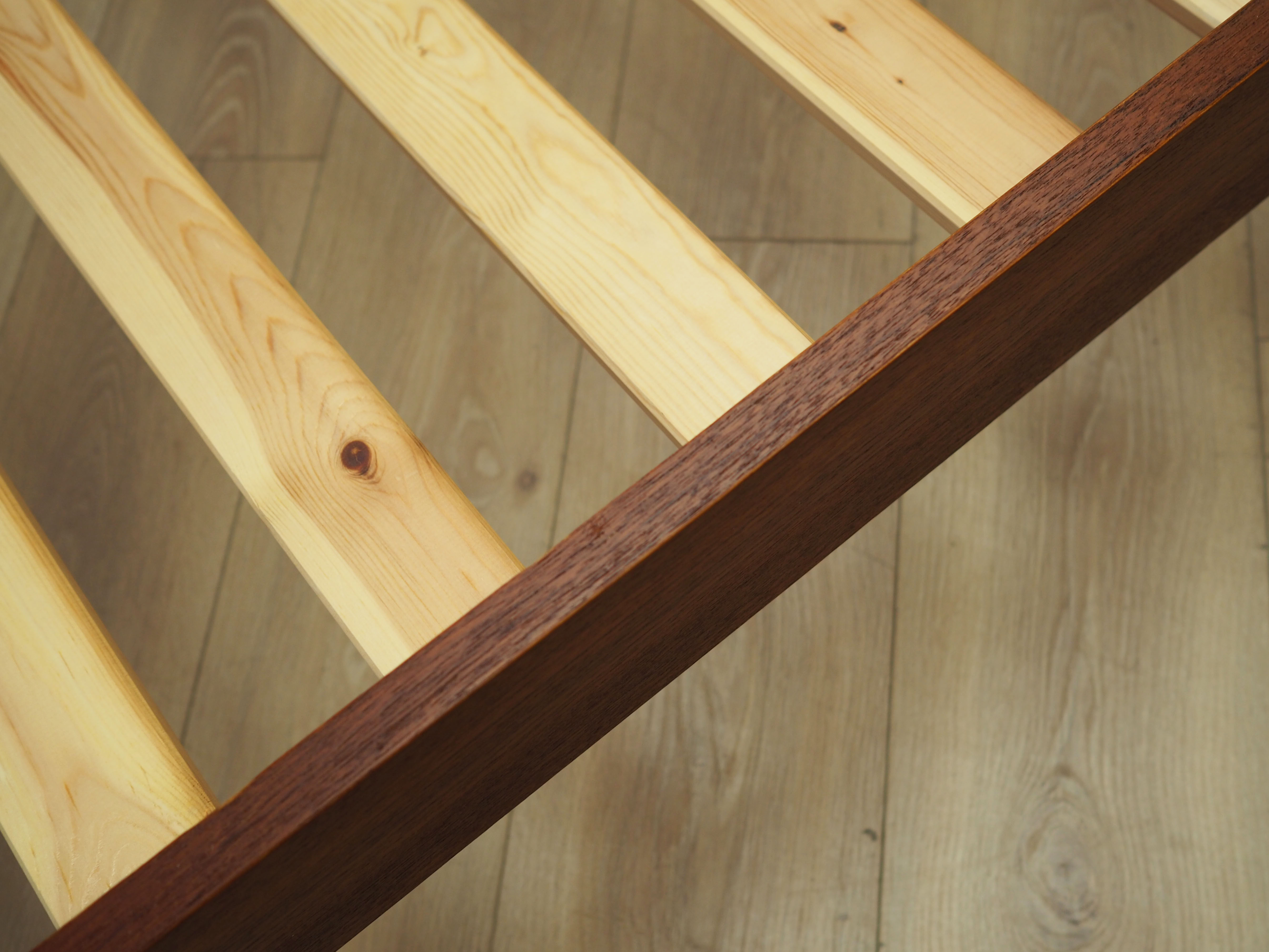 Lit en palissandre, design danois, années 1970, production: Danemark