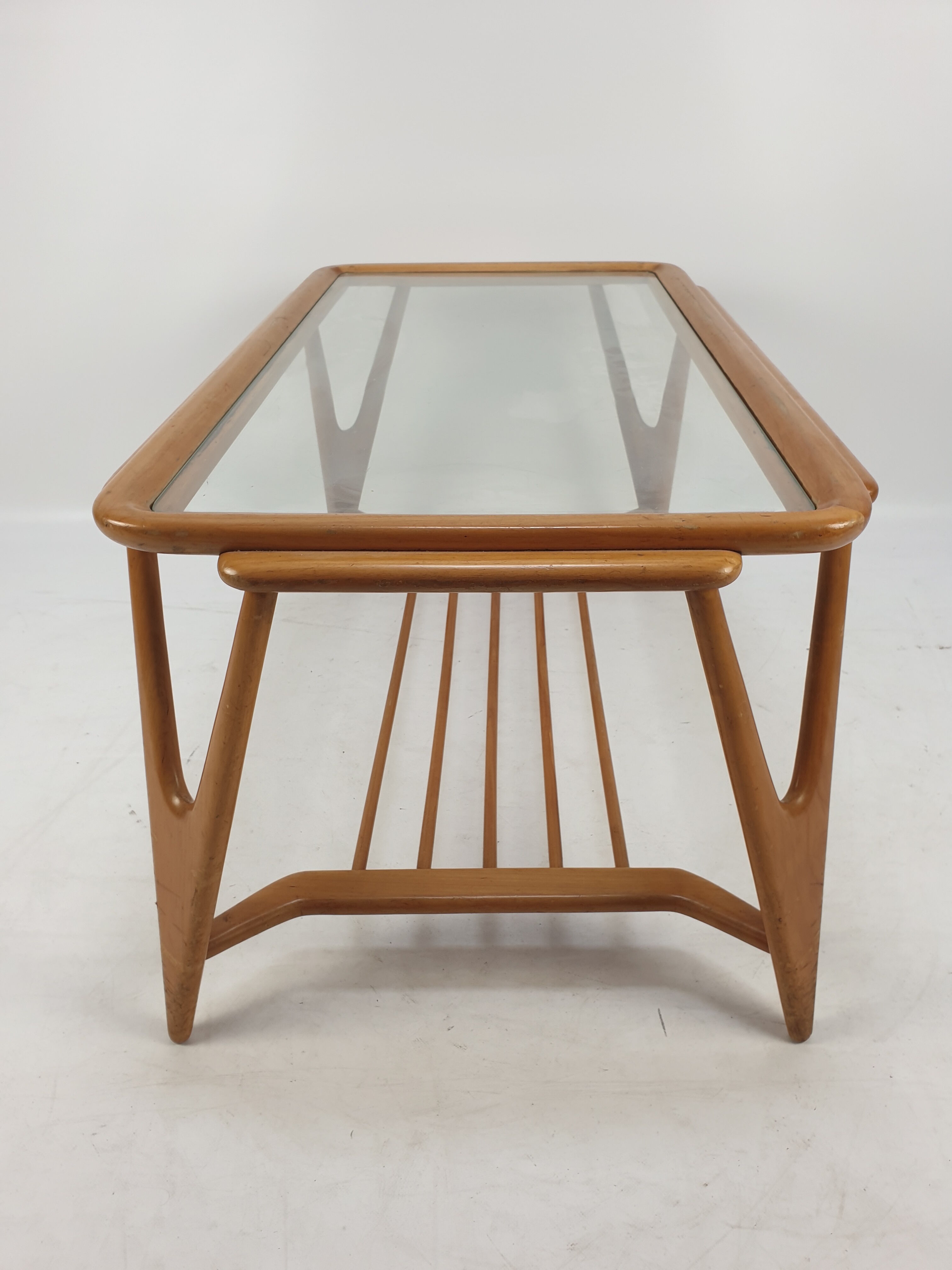 Italian walnut mid-century modern coffee table, 1950s