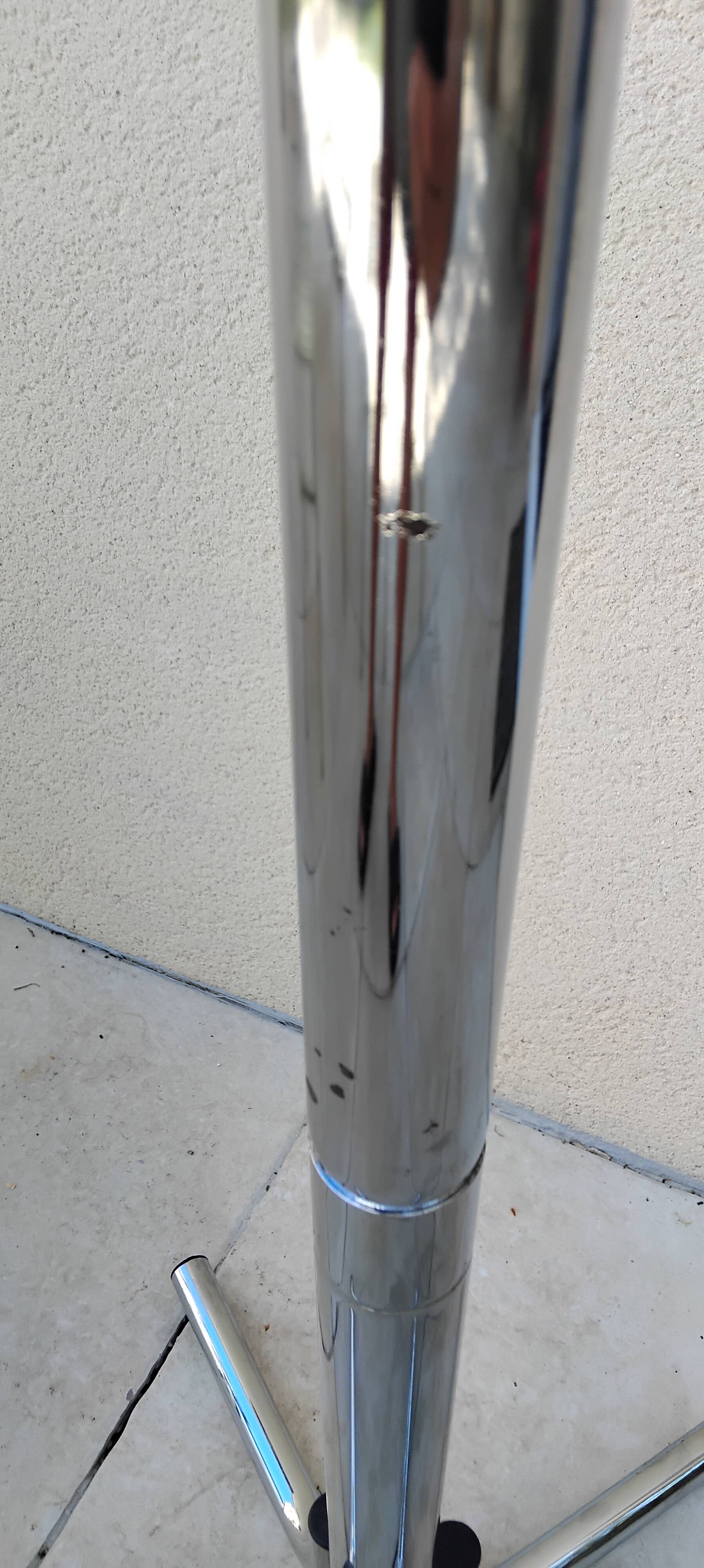 Vintage chrome coat rack parrot design from the 70s and 80s.