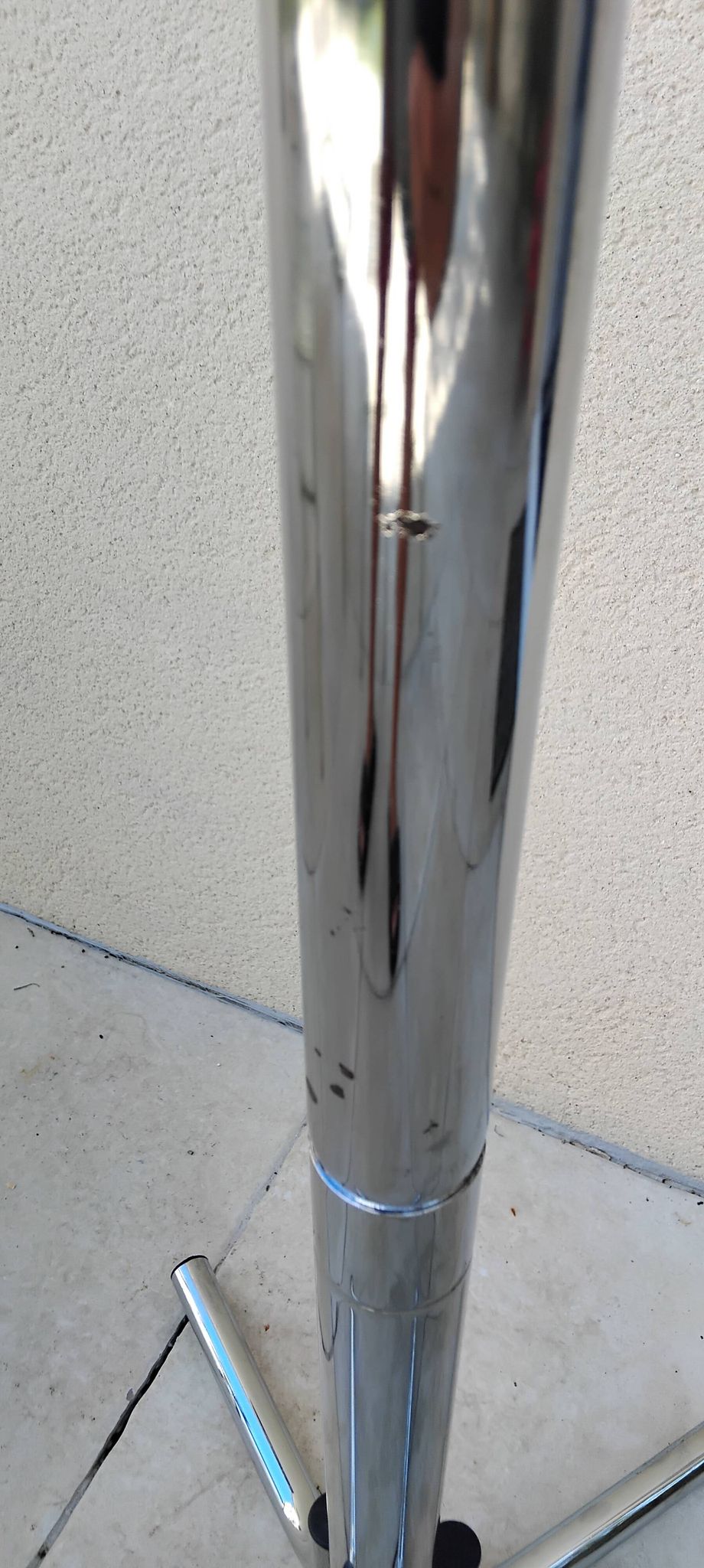 Vintage chrome coat rack parrot design from the 70s and 80s.