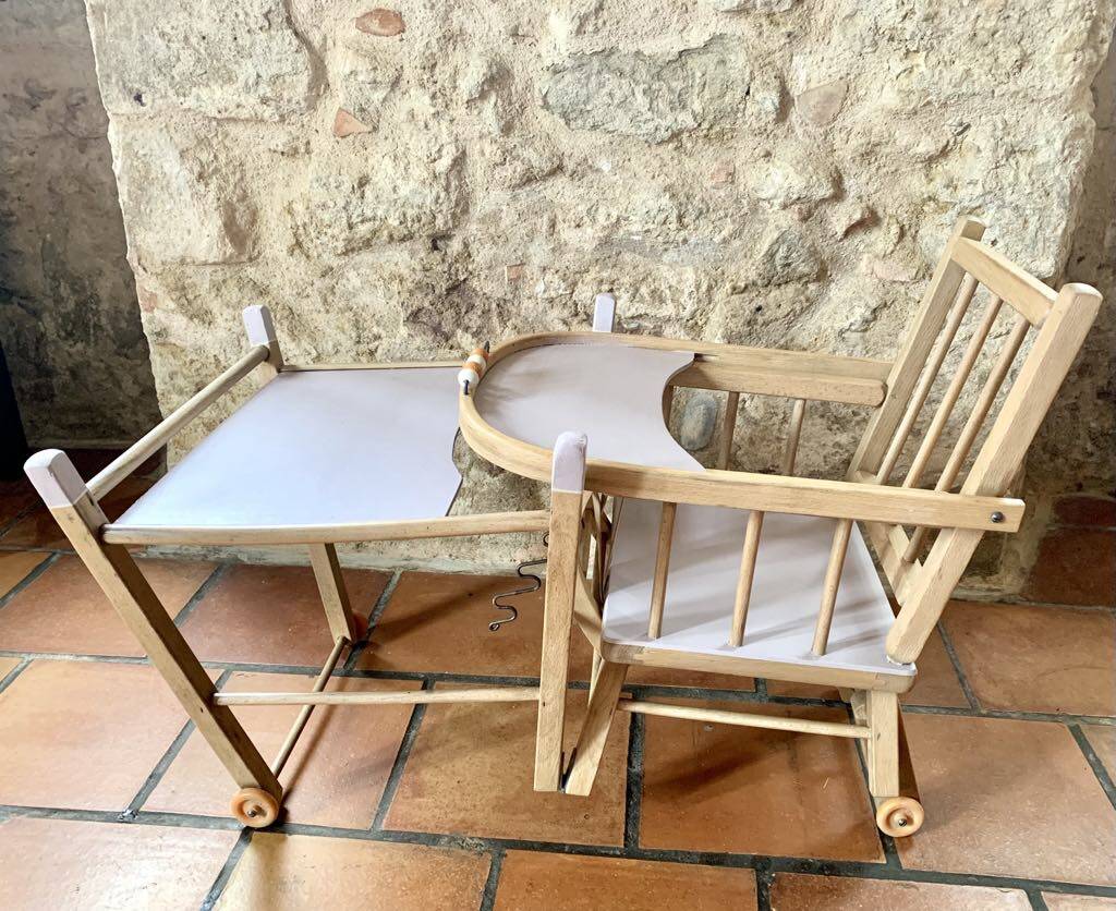 Vintage high chair for children, wood and mauve