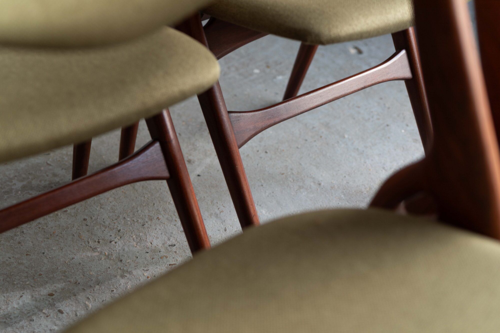 Set of 6 Aska dining chairs by Louis Van Teeffelen