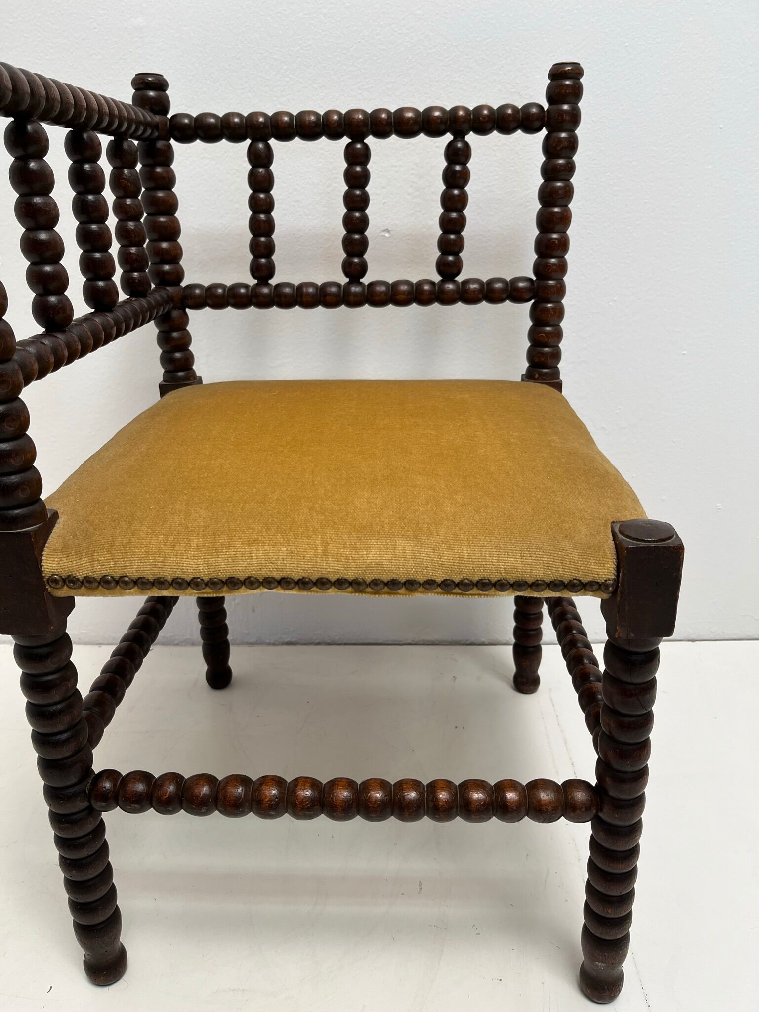 Corner chair wood turned 50s-60s