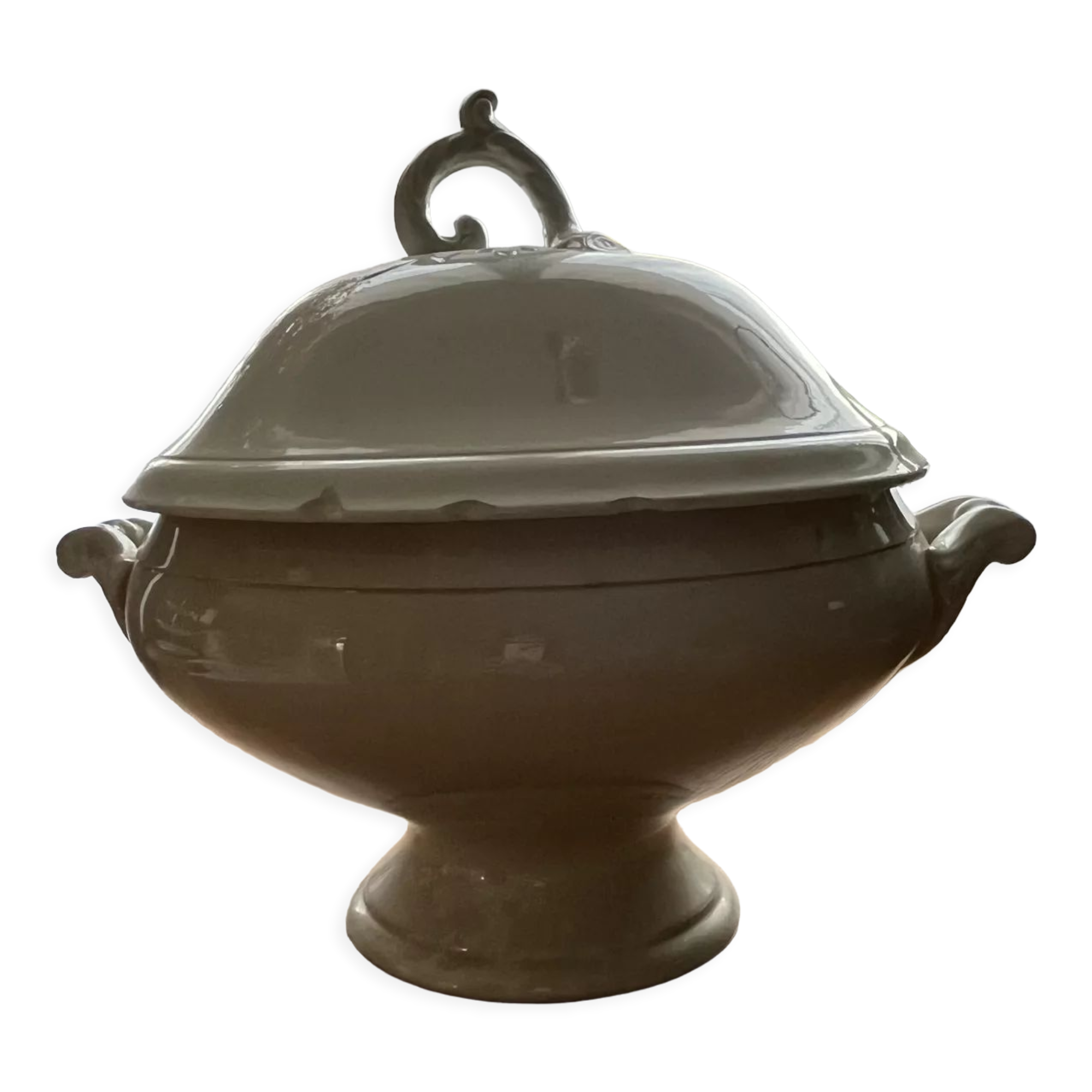 Old tureen St Amand and North Hamage