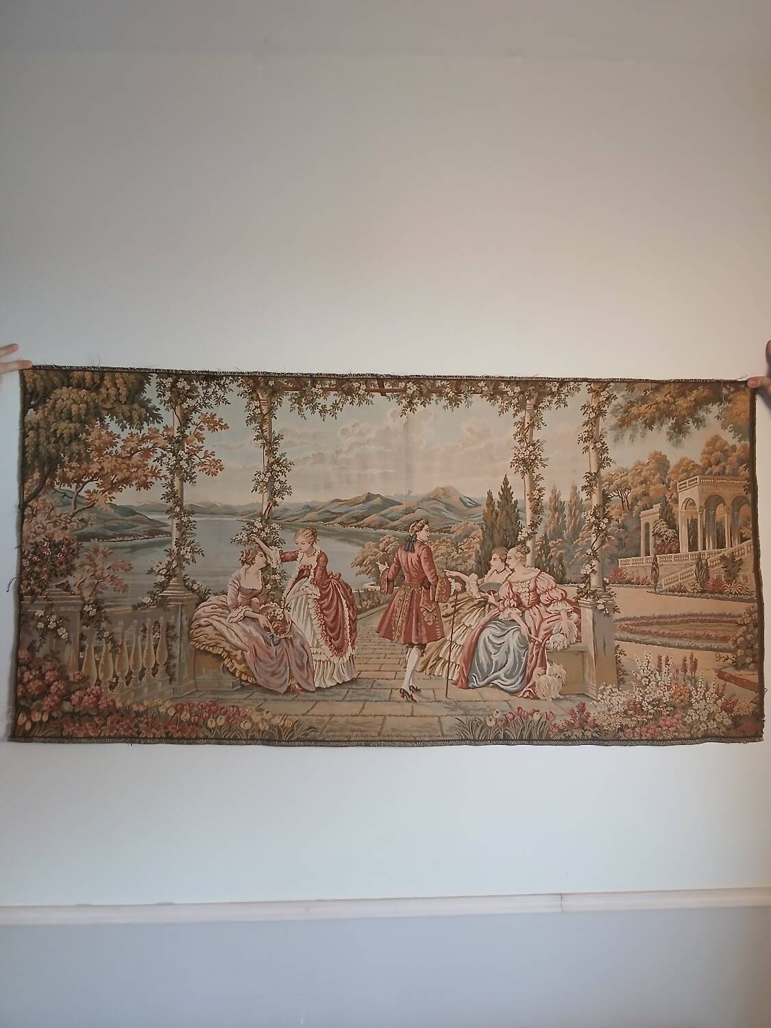 Large Aubusson style wall tapestry – Romantic scene, 18th century