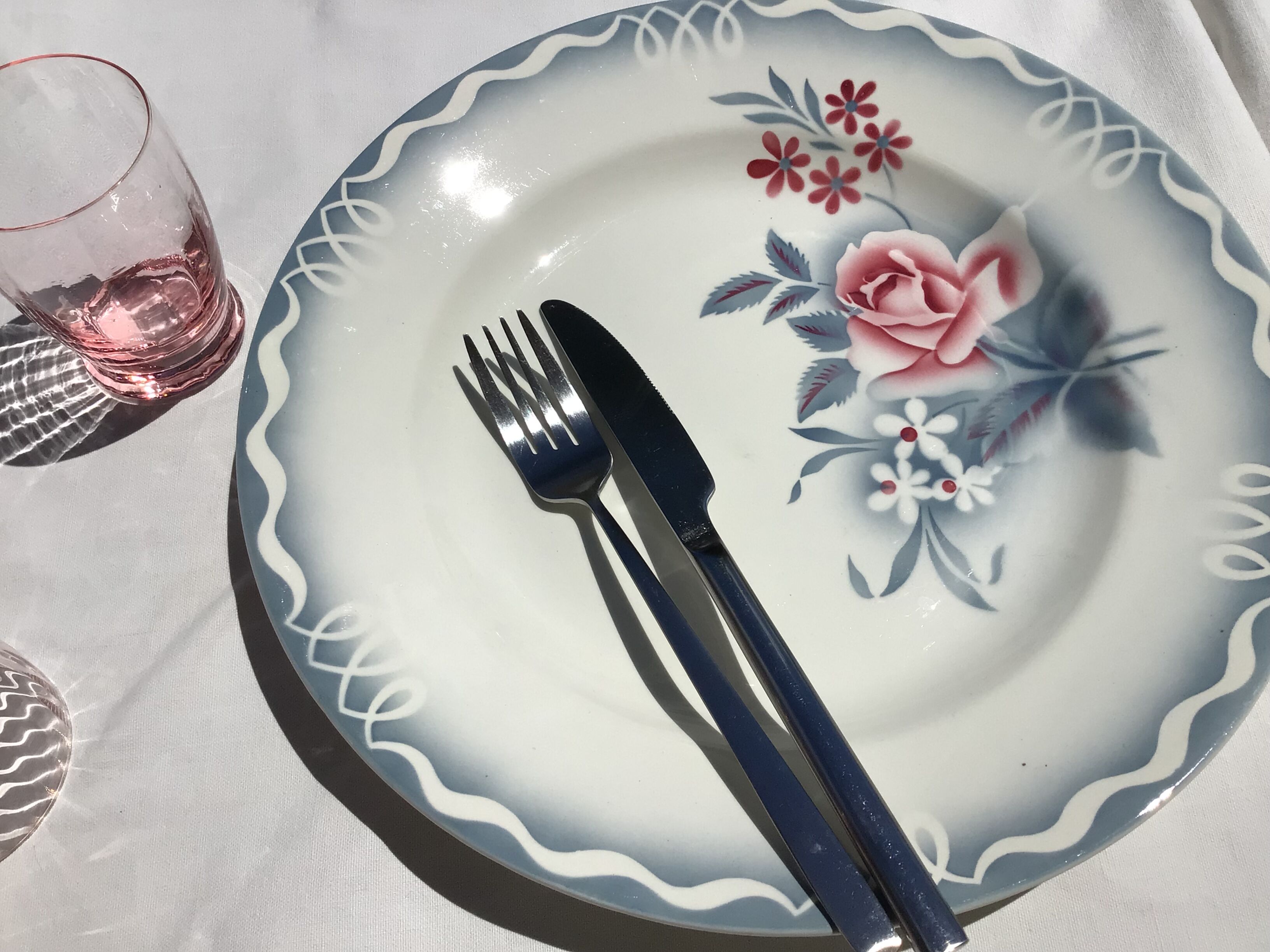 Flat Digoin model Olga gray and pink diameter 30cm