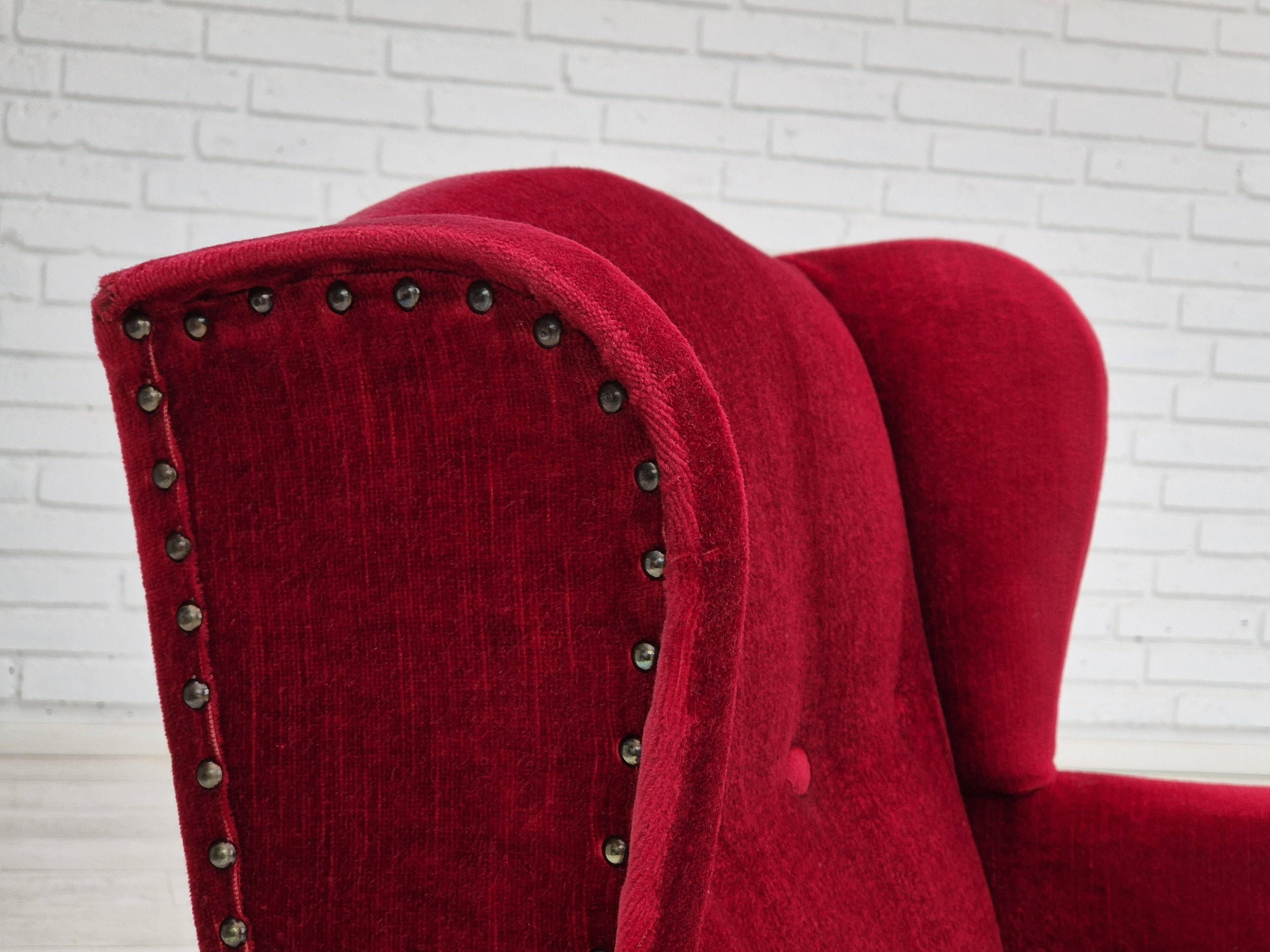 Fauteuil danois, originale, meuble en velours, pieds en bois de chêne