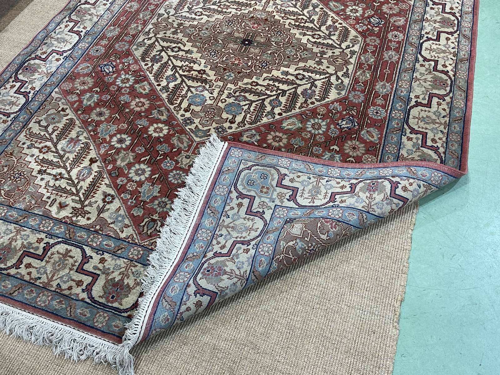 Tapis Iranien Fait Main Prix