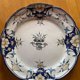 Jolie assiette ancienne de Bavent signée