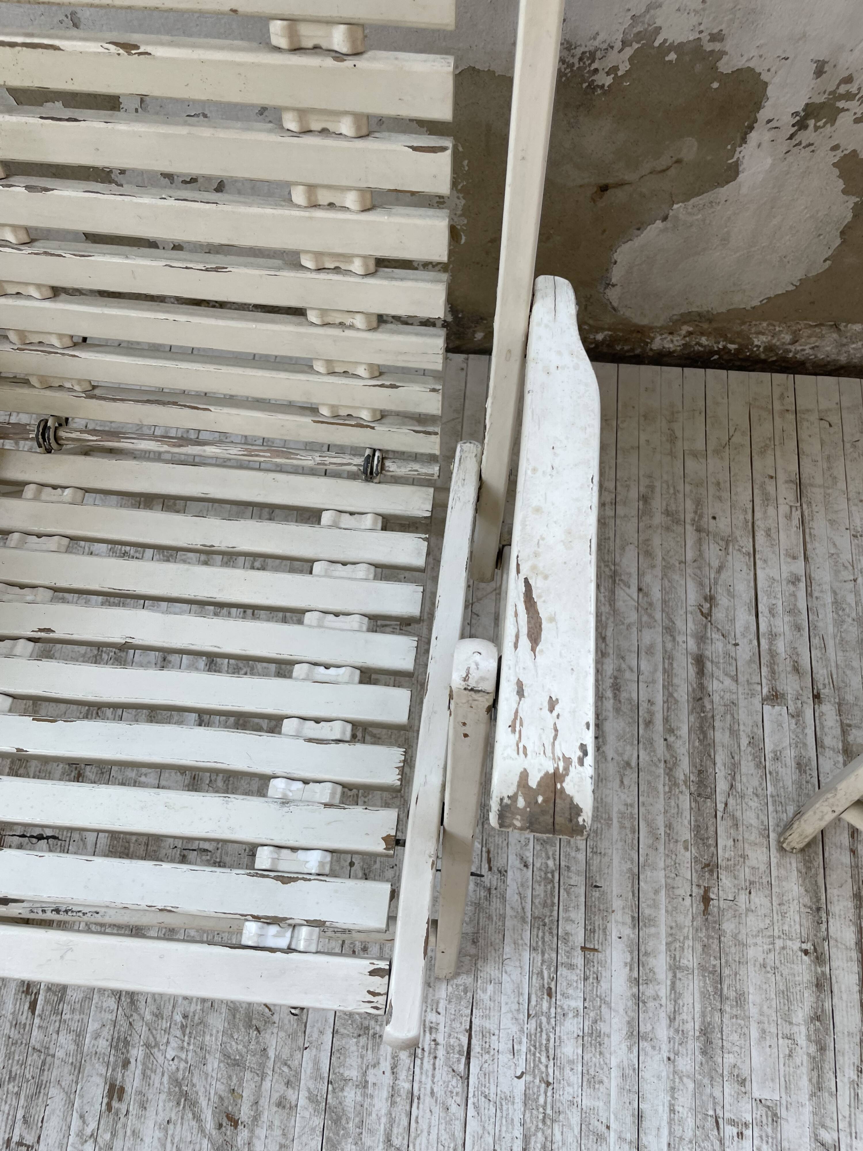 4 white wooden garden chairs