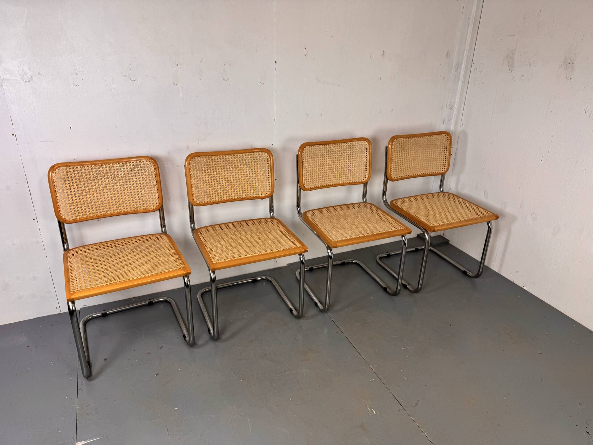 Set of 4 vintage Cesca S32 dining chairs by Marcel Breuer, 1990s