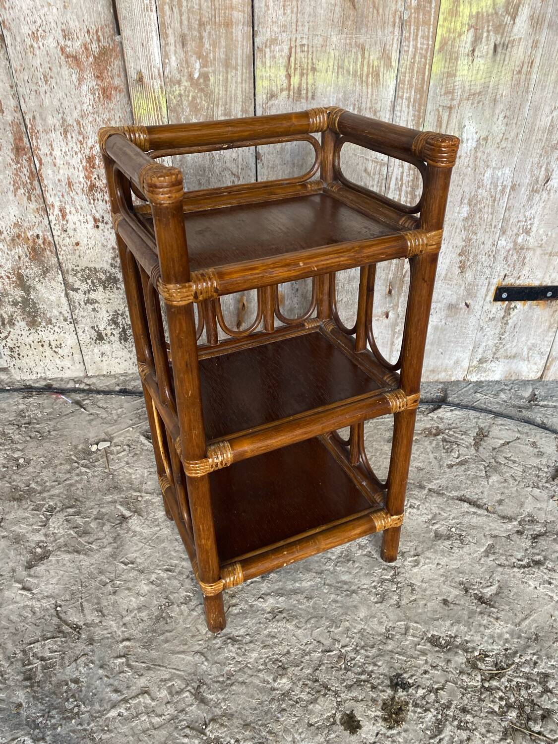 Vintage 1960s Rattan Shelf Unit with 3 Shelves #D621