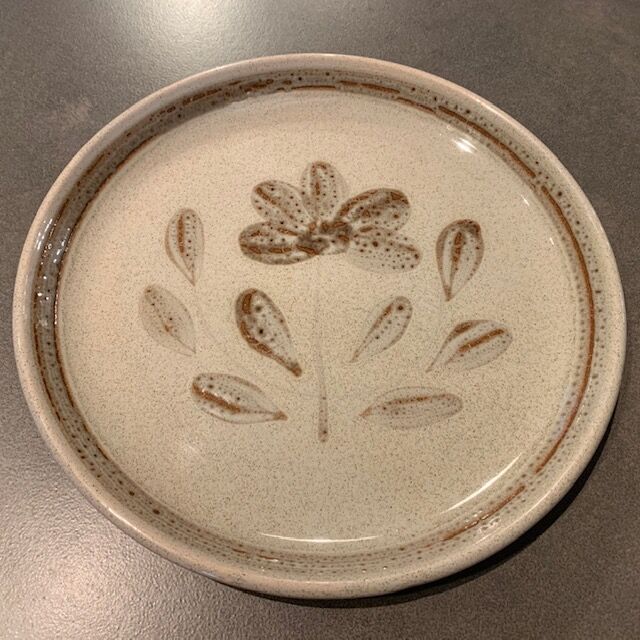 Lot of 6 flat plates in Sarreguemines Jocelyne hand-painted sandstone