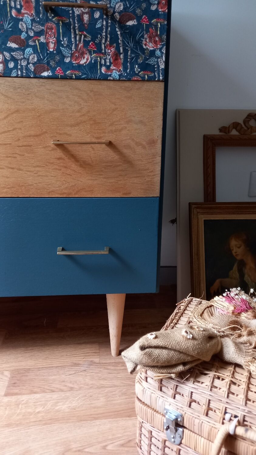 Vintage chest of drawers