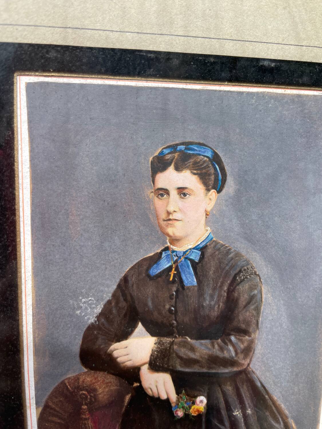 Old portrait photo of a woman