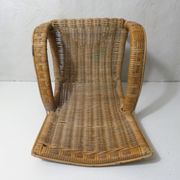 Ancien fauteuil en rotin pour enfant