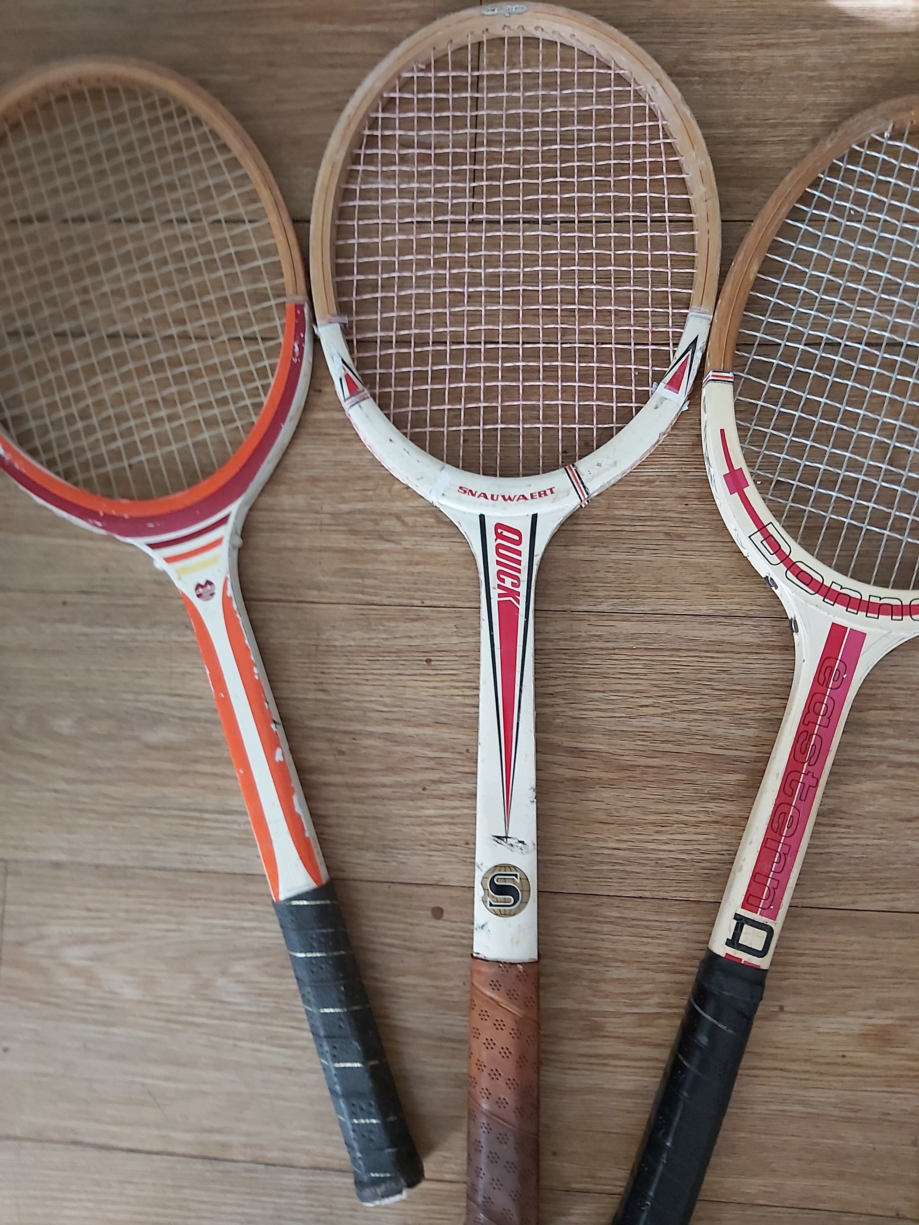 Series of 3 vintage tennis rackets