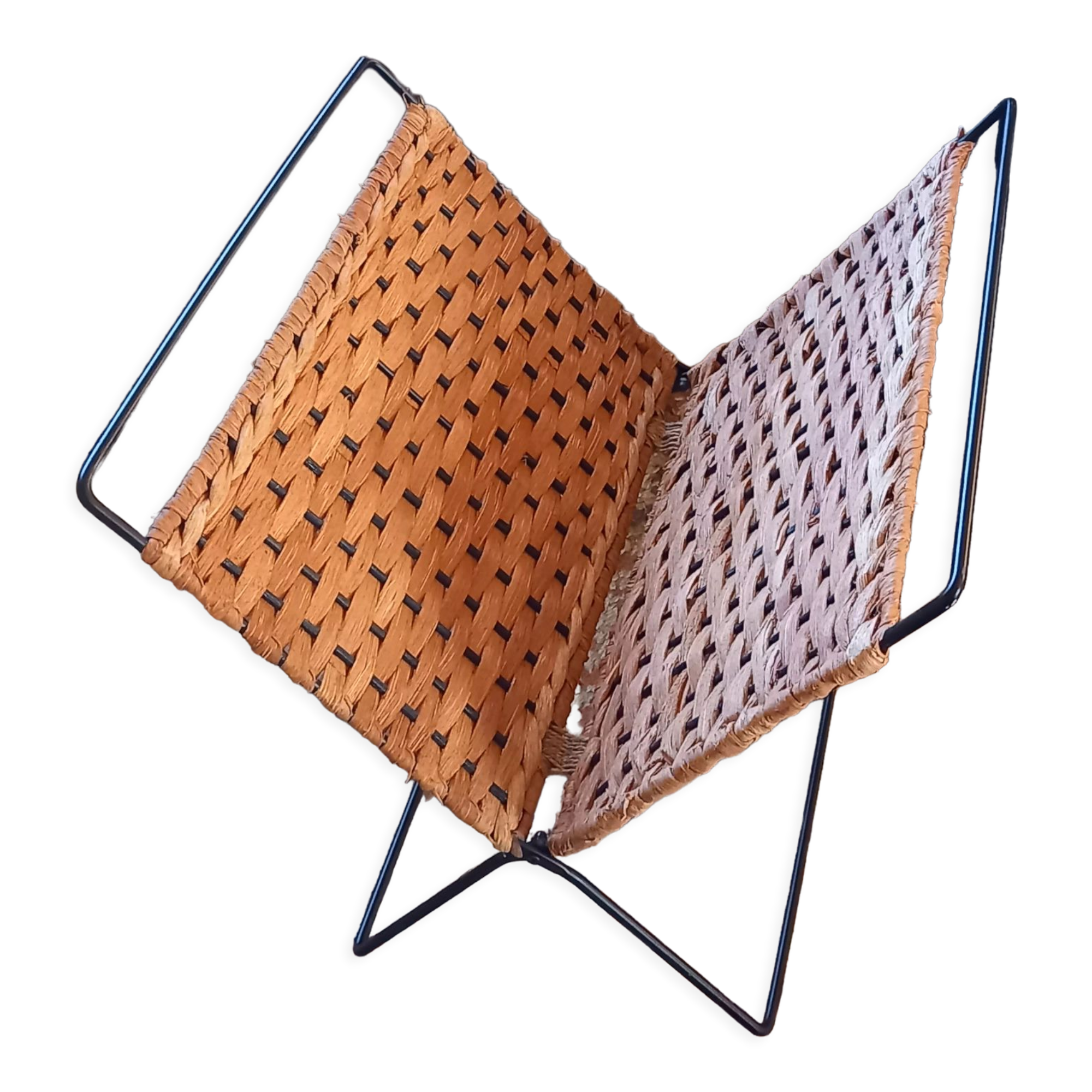 Folding magazine rack in metal and vintage woven wicker
