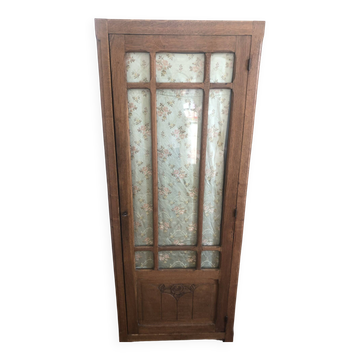Glass cabinet from the 1930s