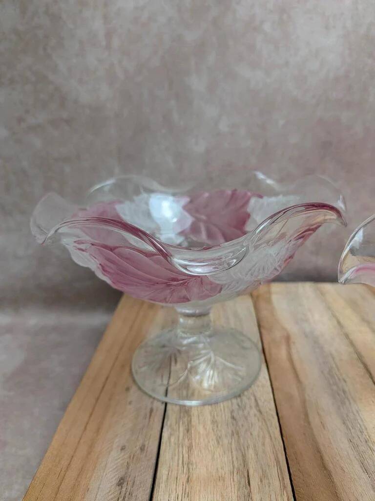 Set of 3 vintage pressed glass bowls with pink floral decoration.