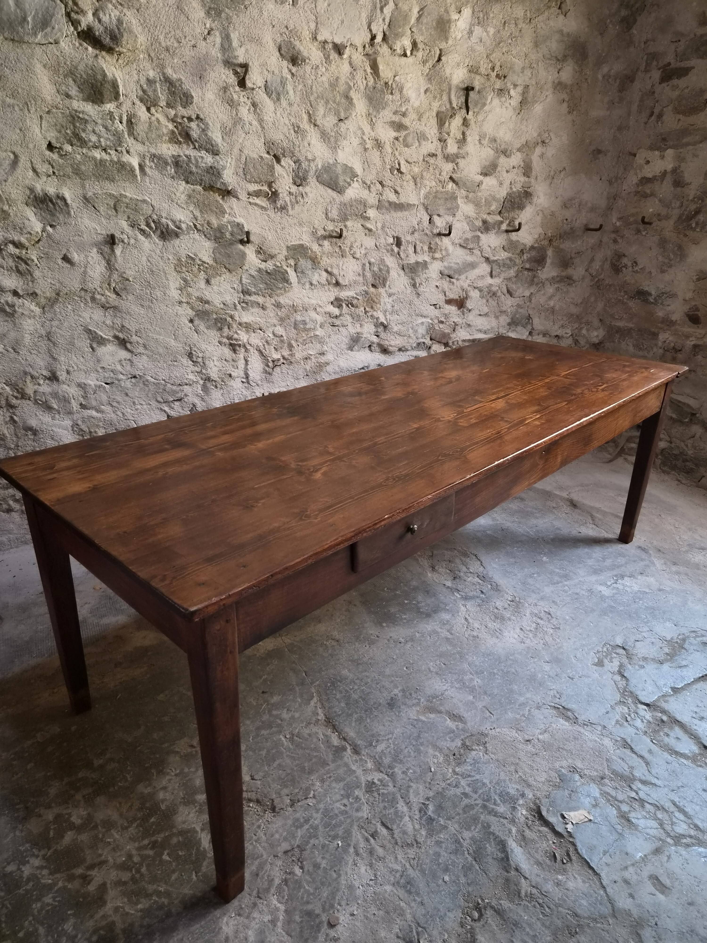 Table à manger de ferme française ancienne avec deux tiroirs | Chêne & pin | vers 1850–1900