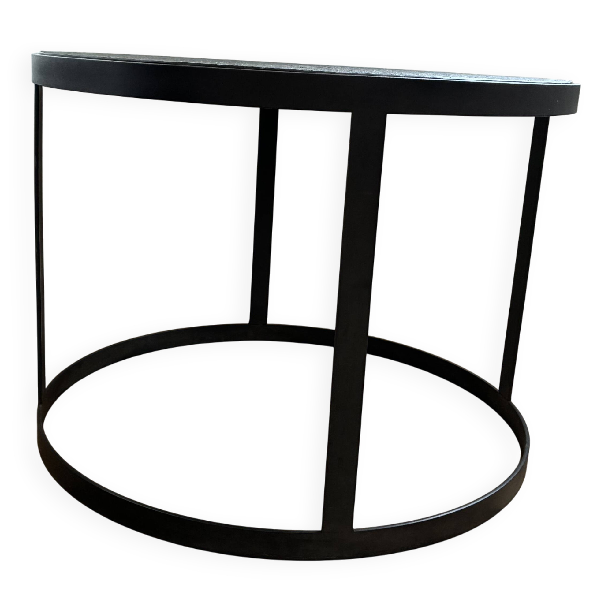 Round coffee table in natural stone and metal – contemporary design