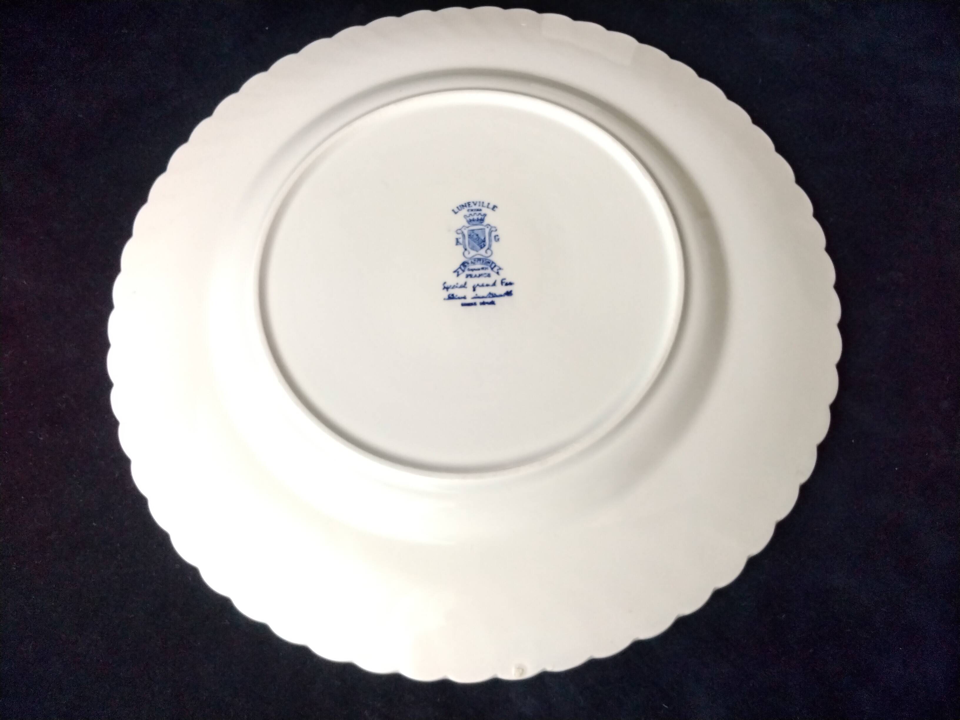 Flat serving dish or cake dish in Lunéville KG Special Grand Feu