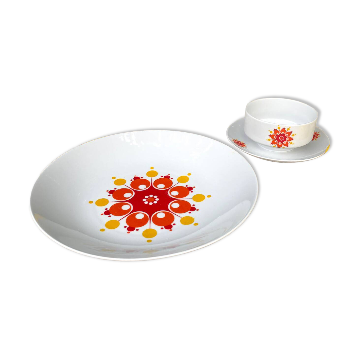 Hollow round plate duo and gravy boat in Winterling porcelain, 1970.