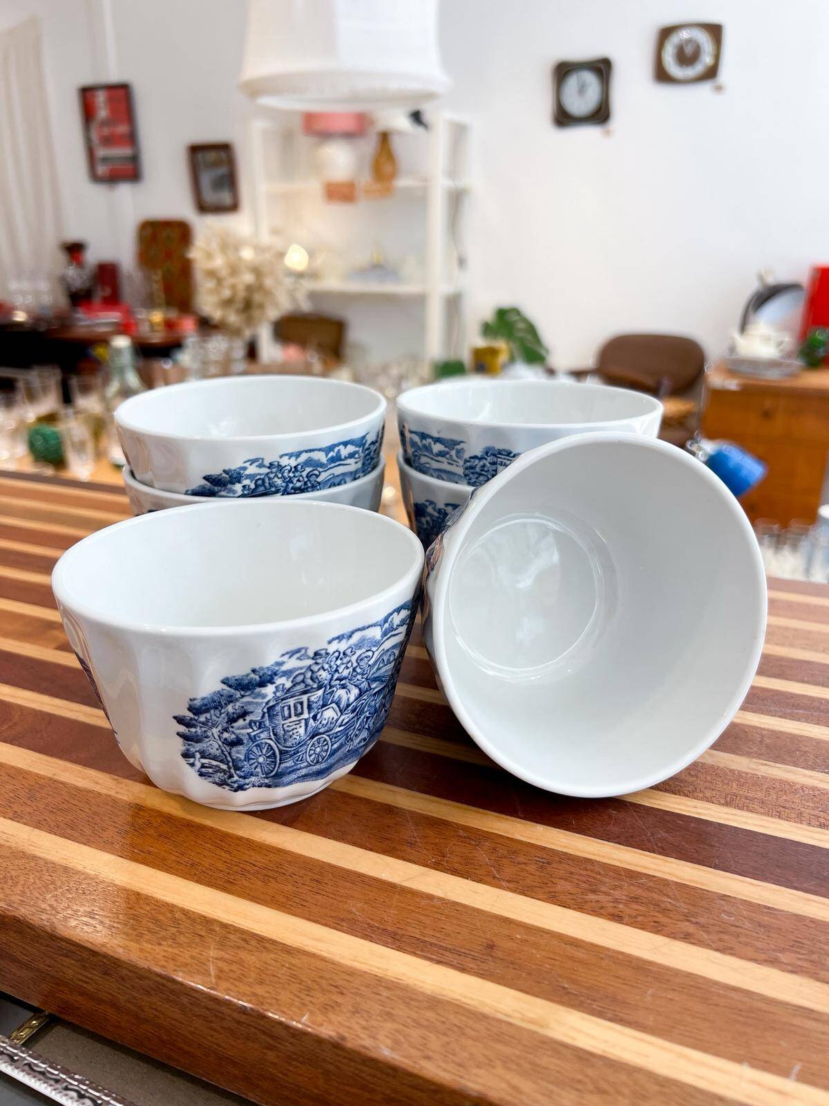 6 English porcelain bowls