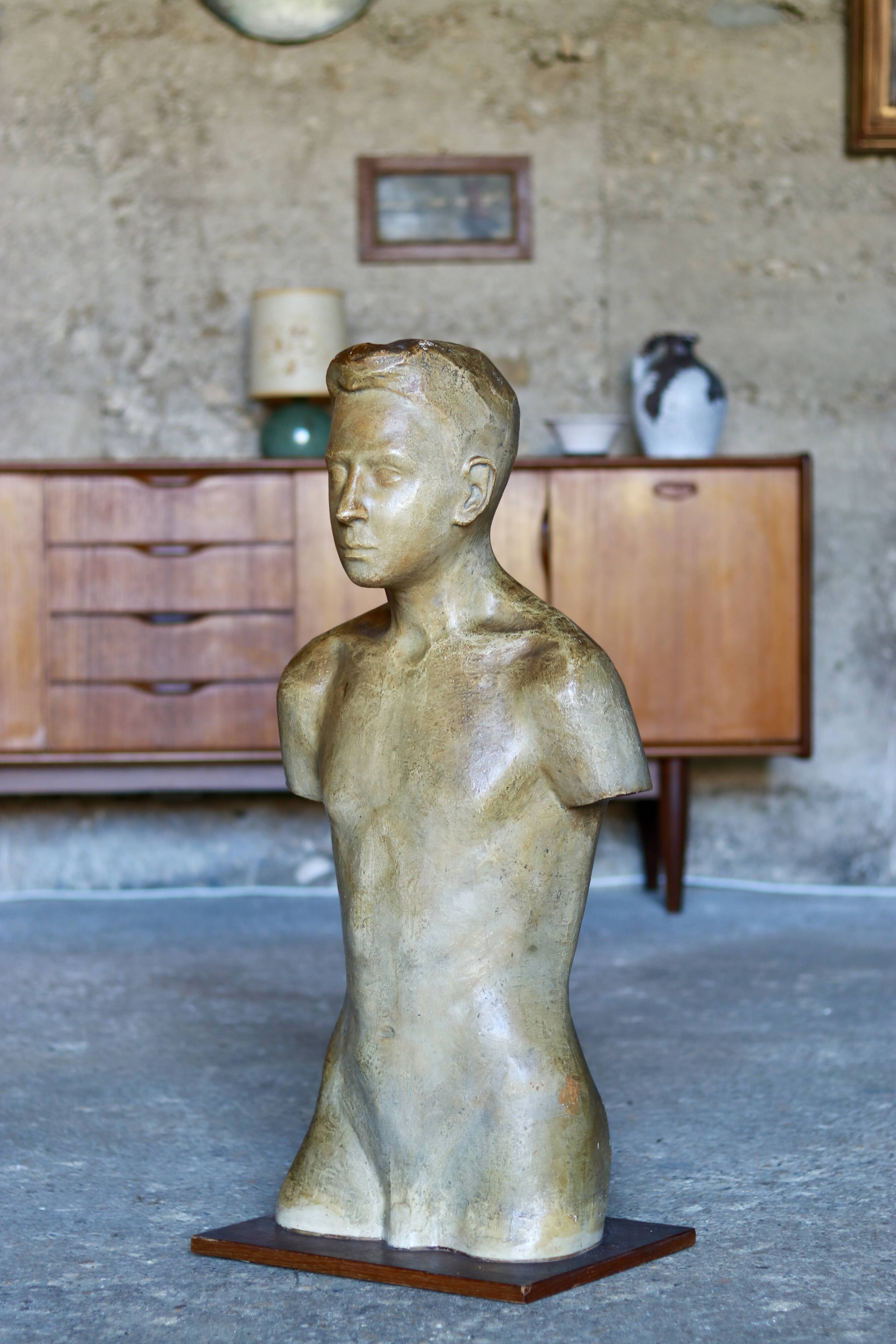 Buste de jeune homme Art Déco