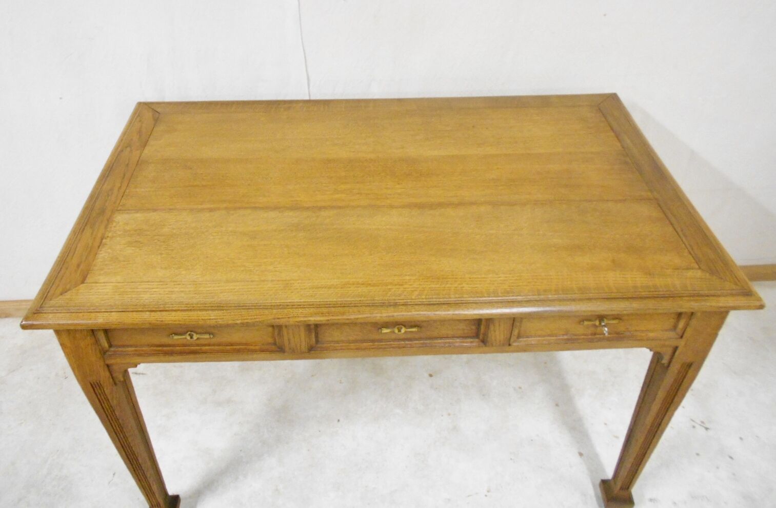 Art deco desk