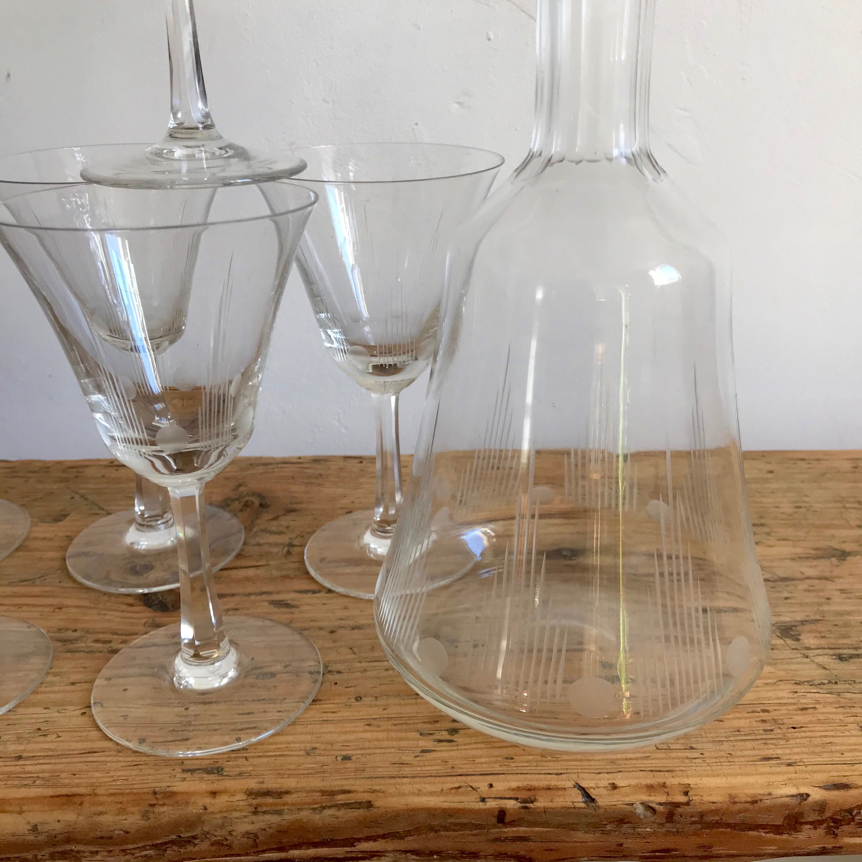 Chiseled glass and carafes