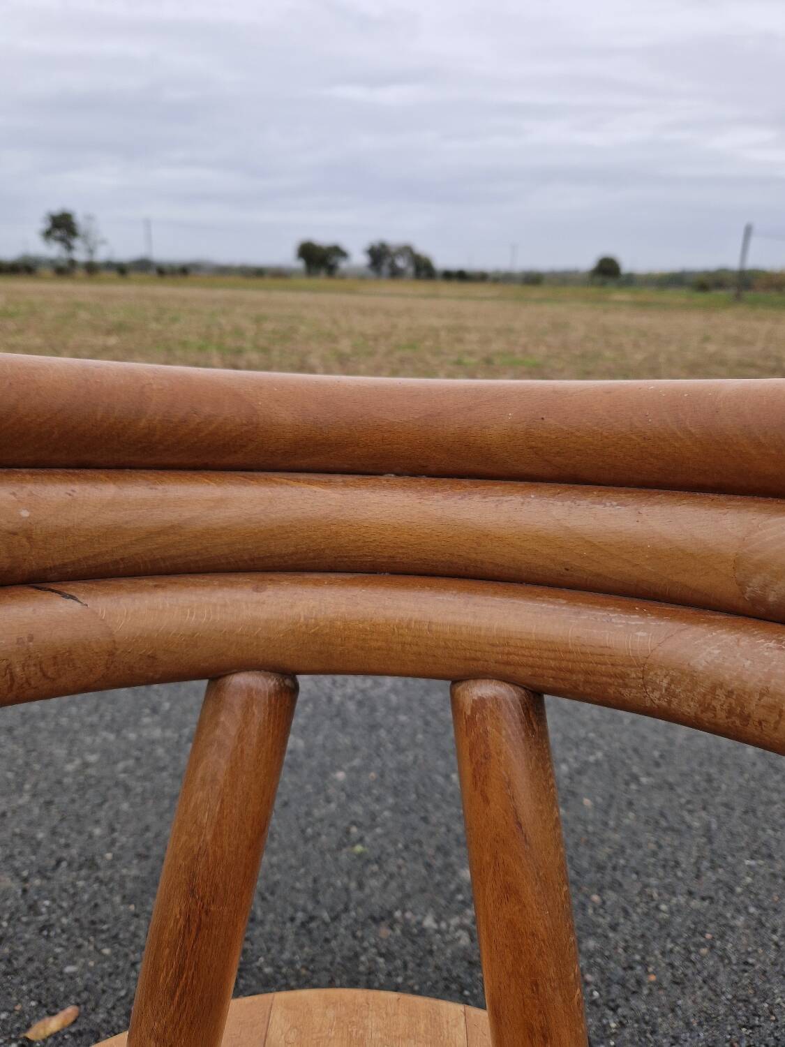 Set of 4 solid organic chairs