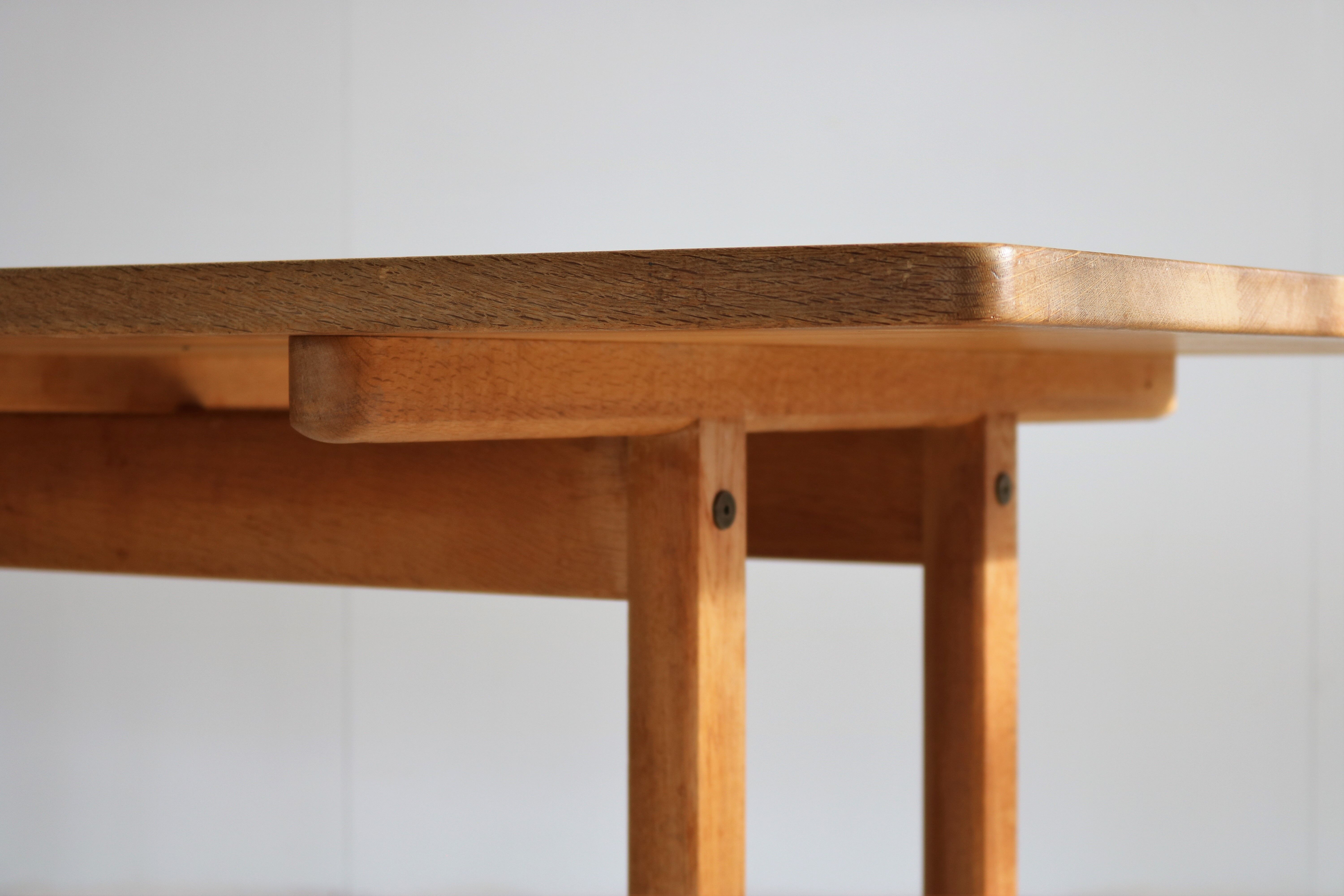 Borge Mogensen model 6286 oak dining table