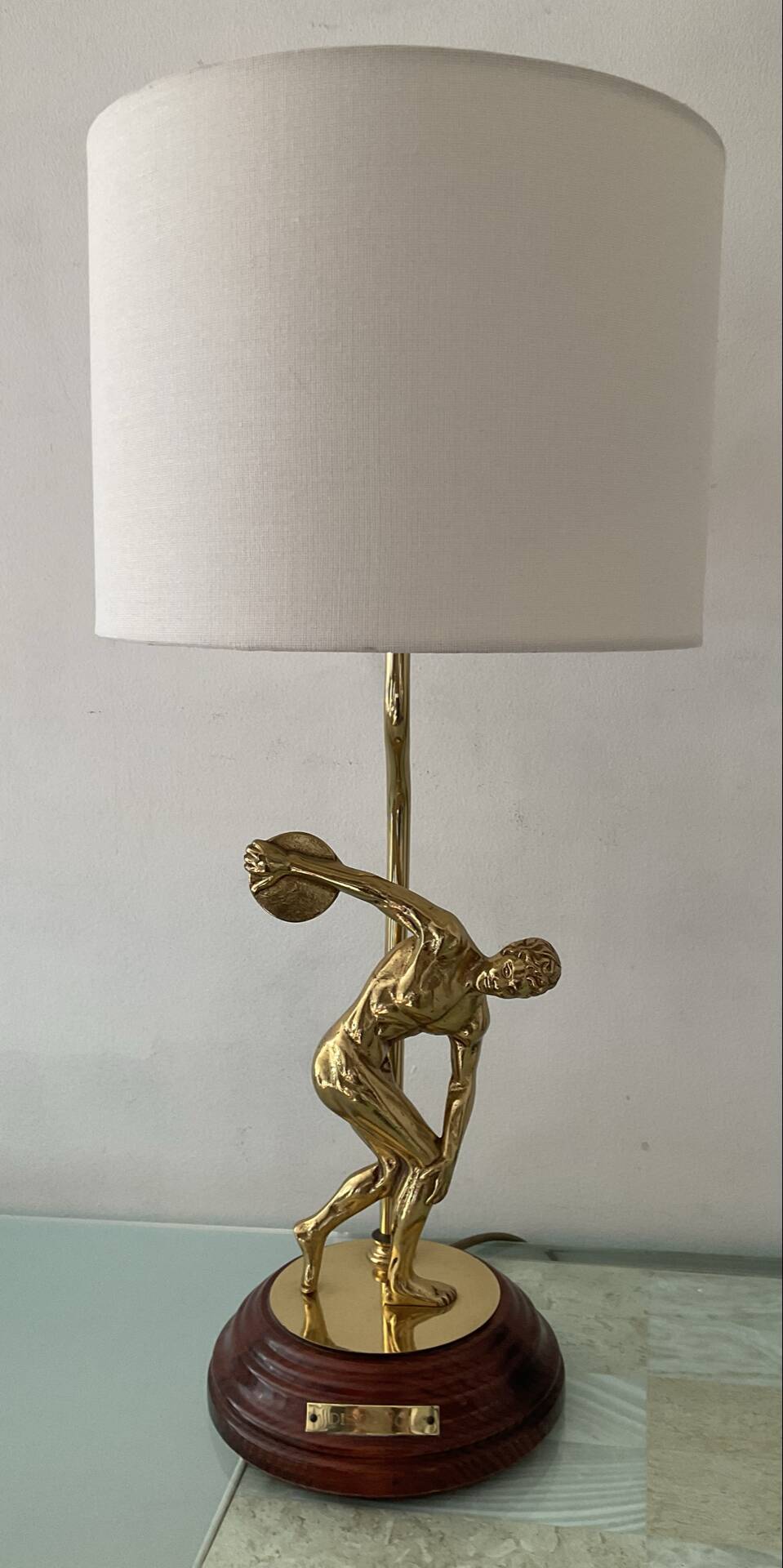 Vintage Peris Andreu lamp in bronze and wood from the 1970s.