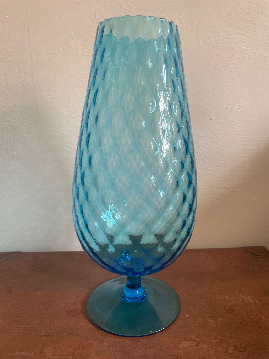 Vase sur pied italien