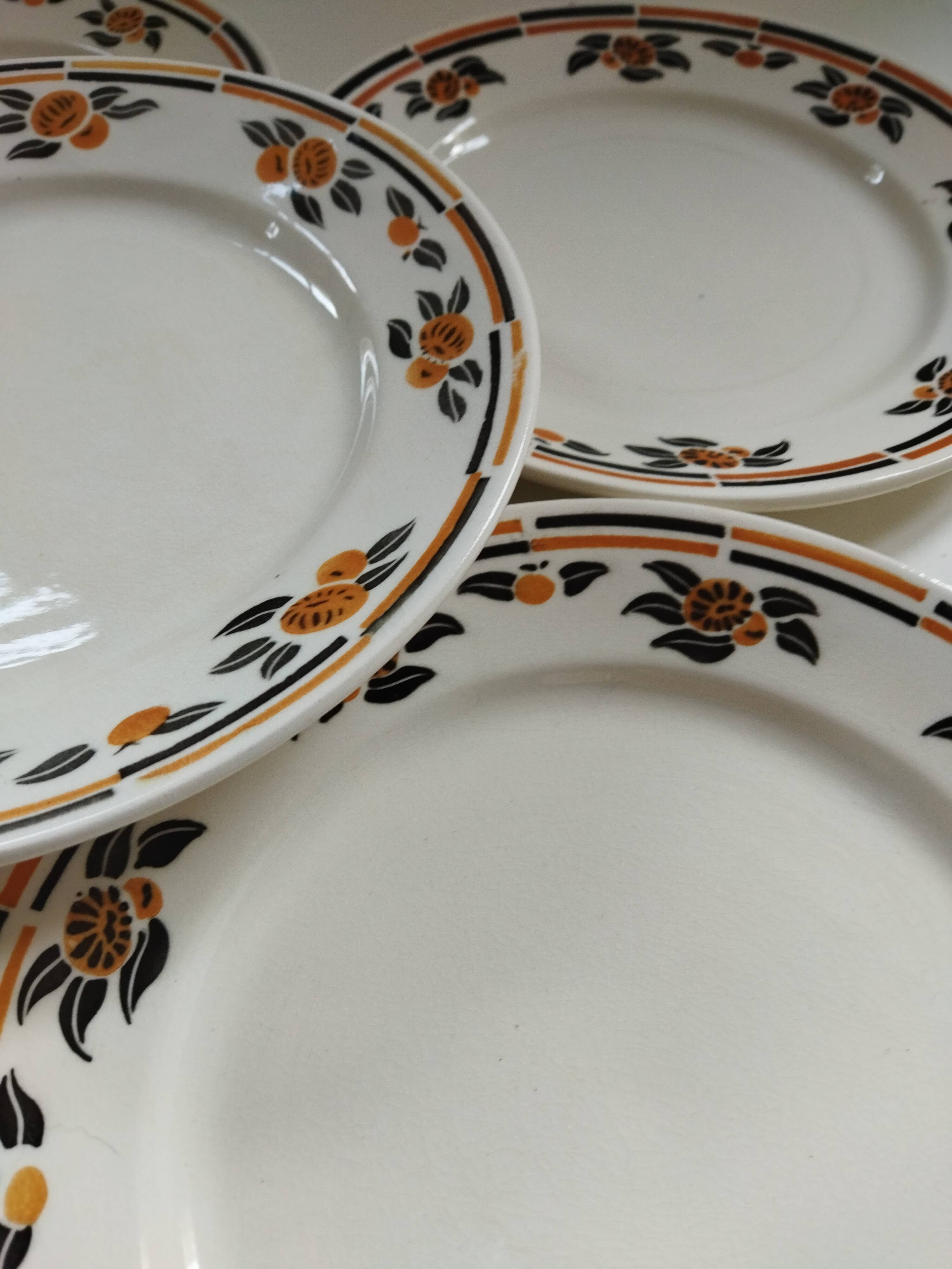 8 Badonviller “Modern” plates