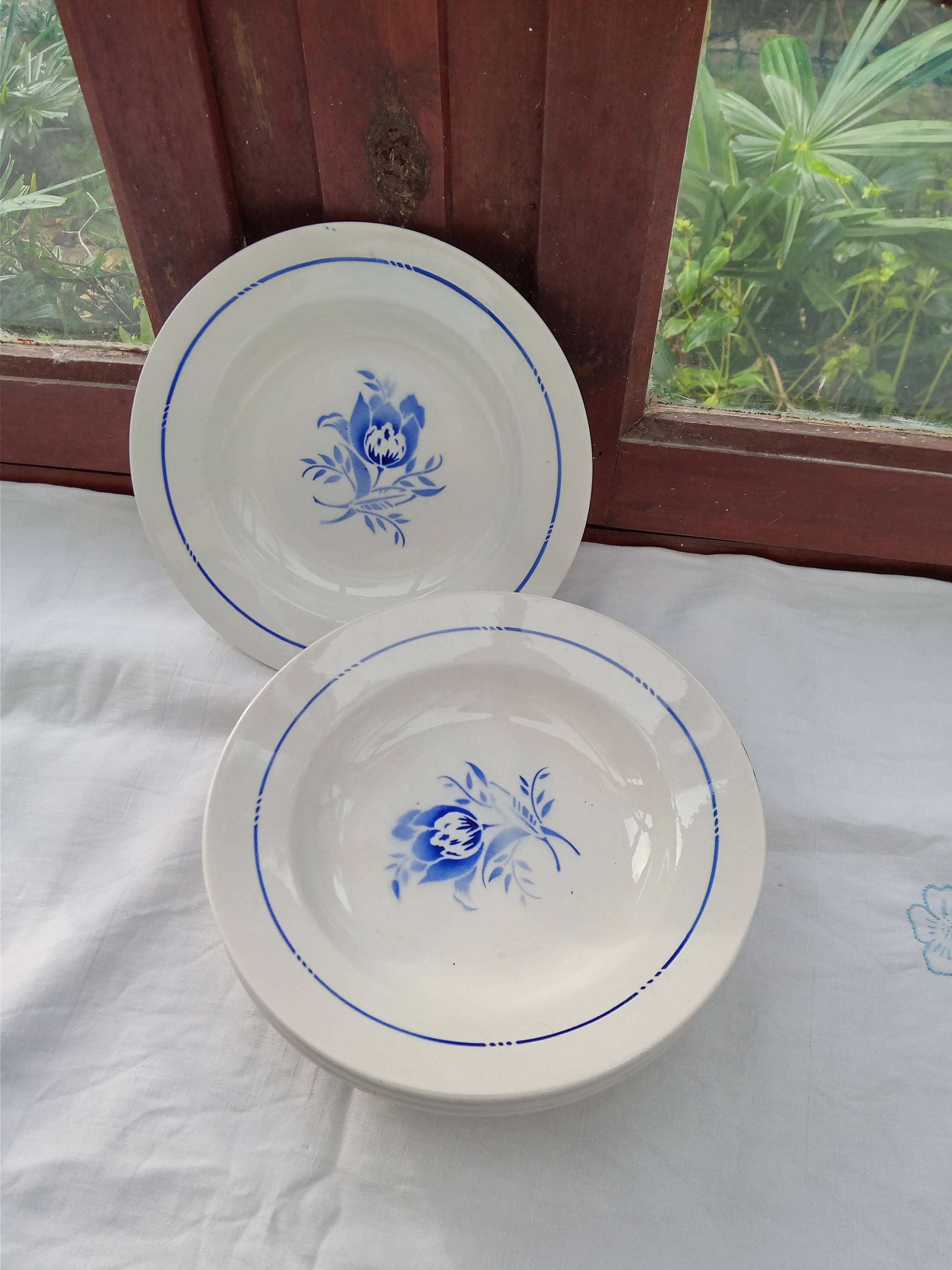 6 St Amand soup plates