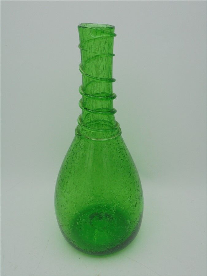 Bubble glass carafe
