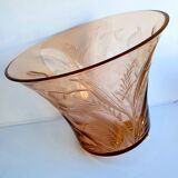 Ancien vase en verre gravé