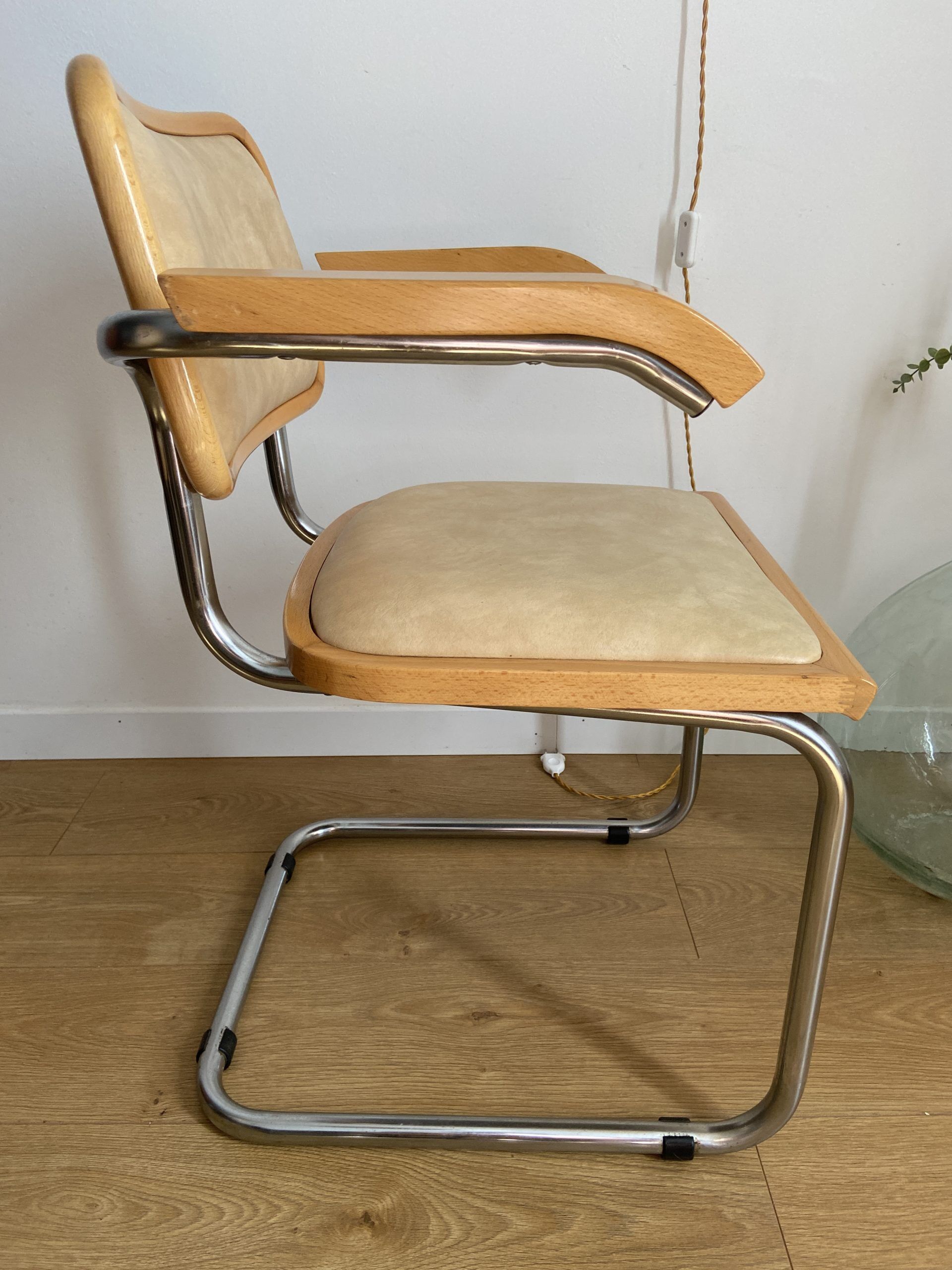 Fauteuil cesca b64 en skaï beige Marcel Breuer