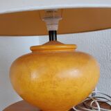 Lampe jaune en céramique avec son cendrier