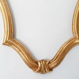 Vintage scallop frame