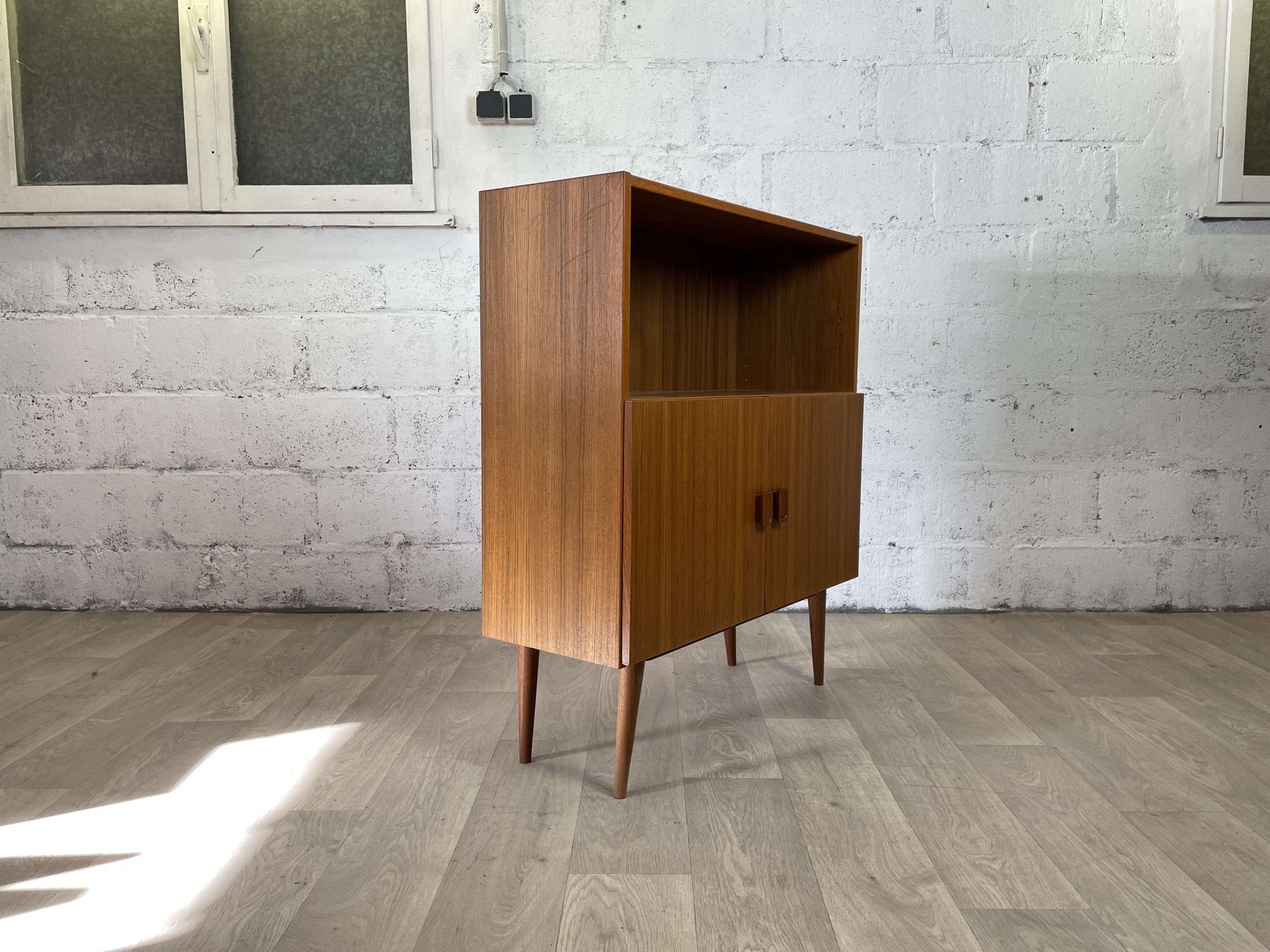 Scandinavian teak buffet, 60