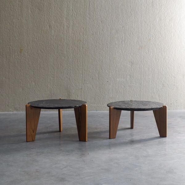 2 tables d'appoint en ardoise et bois de pin de style brutaliste