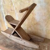 Cheval à bascule en bois