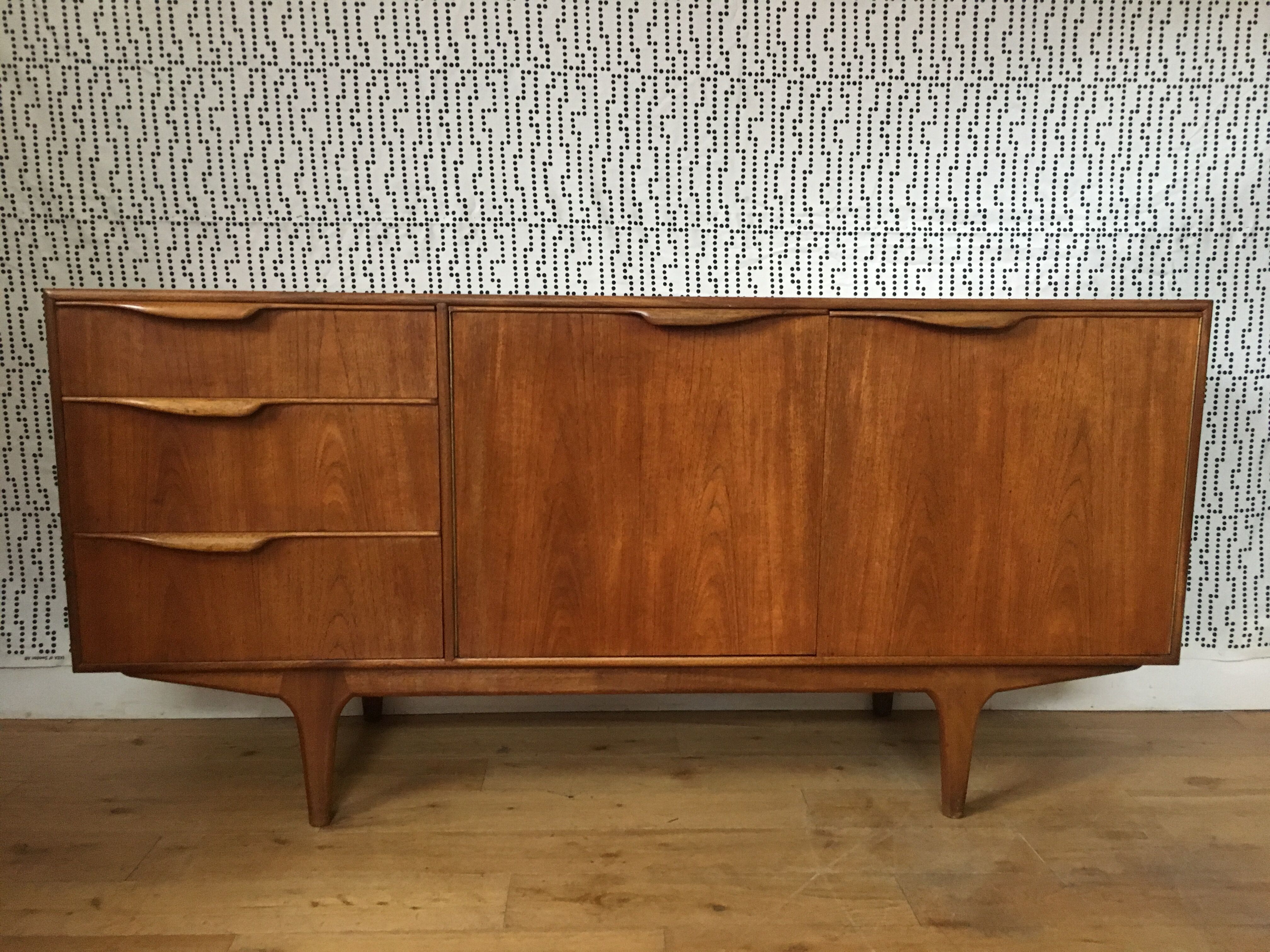 Mc Intosh Dunevegan sideboardx