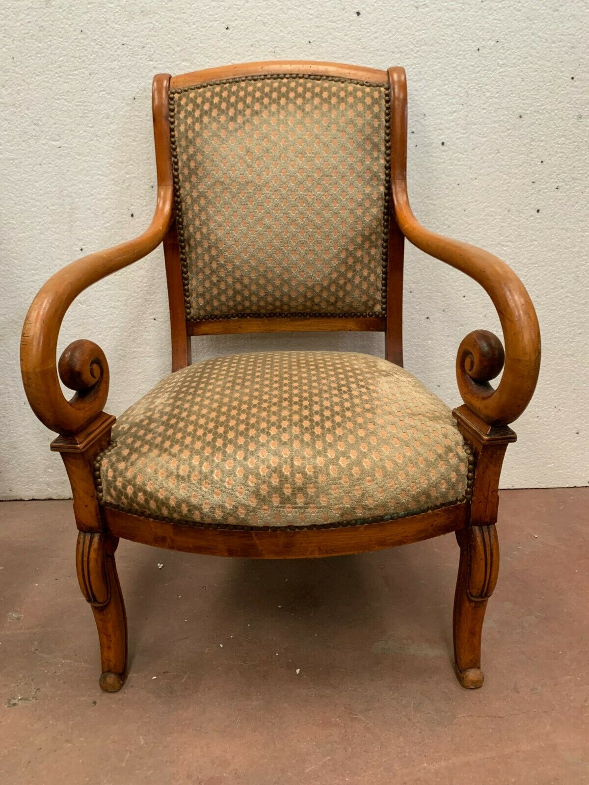 Paire de fauteuils de style Empire en hetre teinté xx siècle
